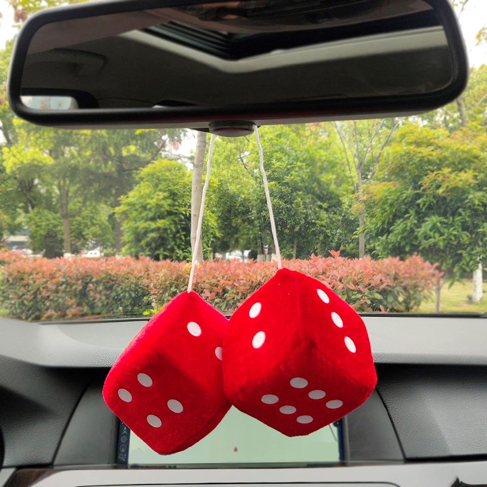 Weiche Plüsch-Würfel für Autos – Car Accessories Mirror Hanging Bewertung und Preis