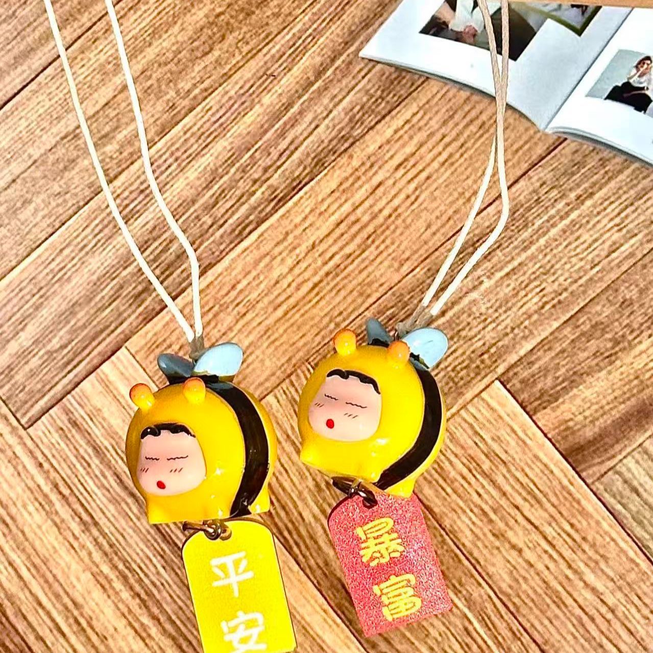 Crayon Shin-chan Bienen-Cospla – Car Accessories Kit Bewertung und Preis